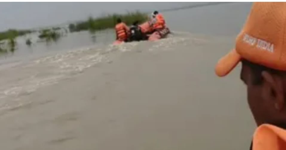 Kanpur: बिठूर में गंगा नहाने आए दो मौसेरे भाई डूबे, गुदारा घाट पर हादसा; गोताखोर कर रहे हैं तलाश