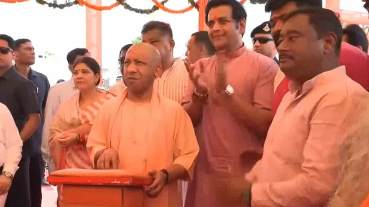 गोरखपुर को सीएम योगी की बड़ी सौगात, 70 करोड़ की लागत से बनी नई सड़क का लोकार्पण; बोले- विकास ही सरकार का संकल्प