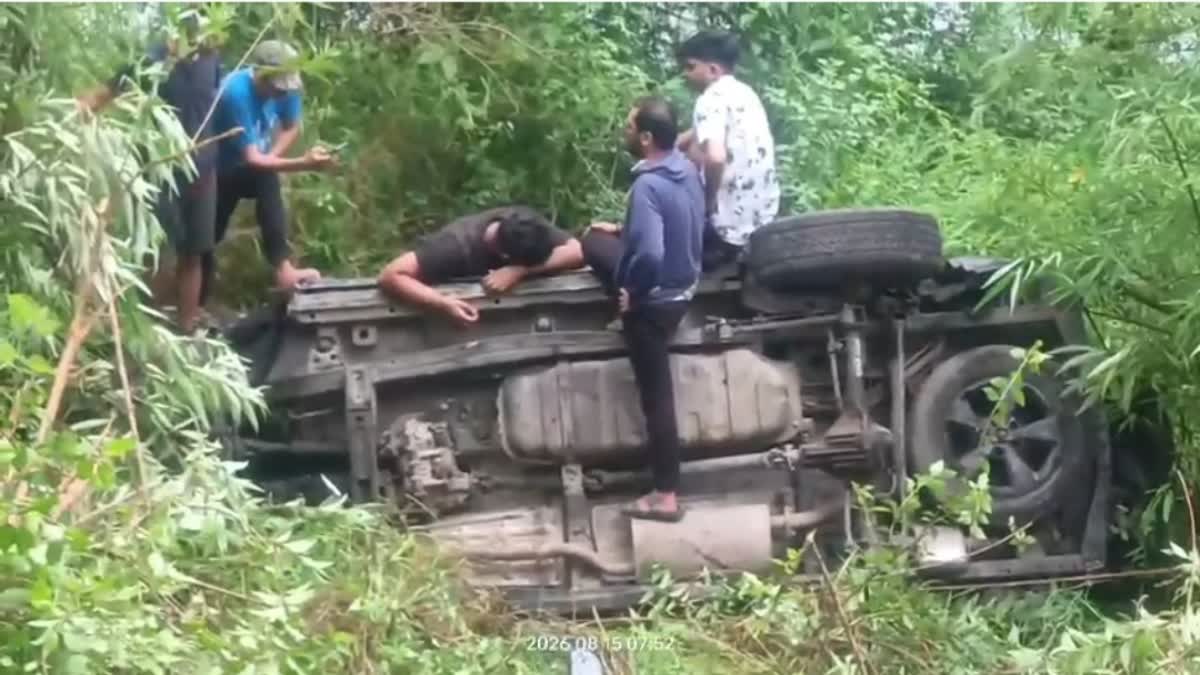नैनीताल में बड़ा हादसा: पर्यटकों से भरी थार 150 फीट गहरी खाई में गिरी, पांच घायल; रेस्क्यू कर अस्पताल पहुंचाया